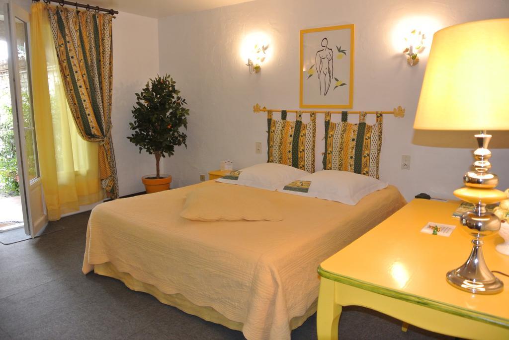La Vieille Bastide Bed and Breakfast Flayosc Exteriör bild